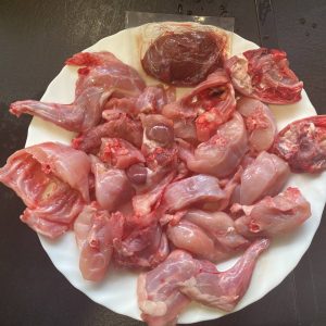 CONEJO JOVEN TROCEADO 4 BANDEJAS/CAJA (+1Kg/Bandeja aprox.)